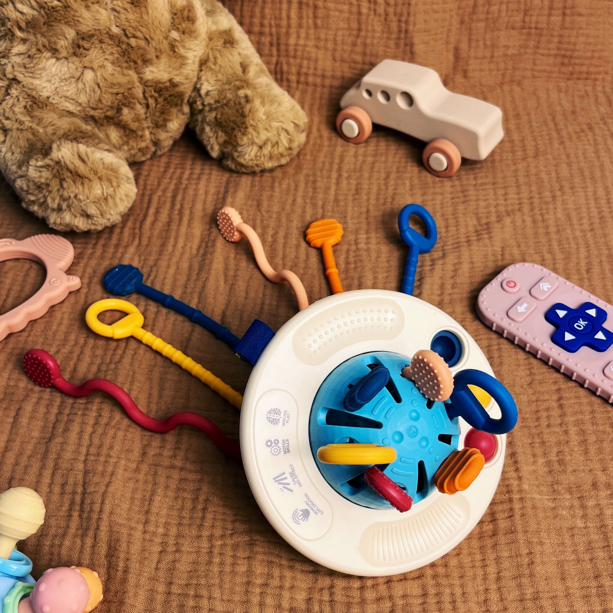 UFO Silicone Pulling Toy for Toddlers – Safe, Durable, Interactive Travel Companion with Pop-It Bubbles and Stretchable Cords 5
